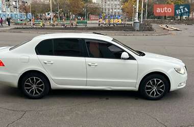 Ліфтбек Skoda Superb 2011 в 