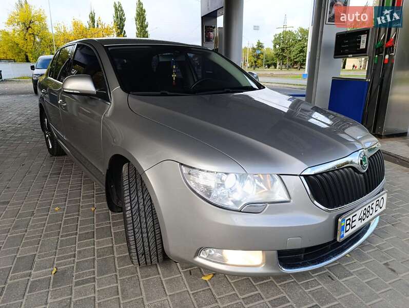 Лифтбек Skoda Superb 2010 в Николаеве