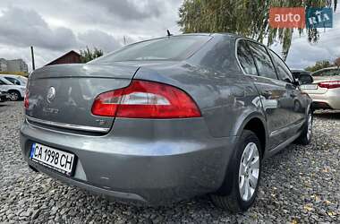 Ліфтбек Skoda Superb 2011 в  фото 5 Ліфтбек Skoda Superb 2011 в