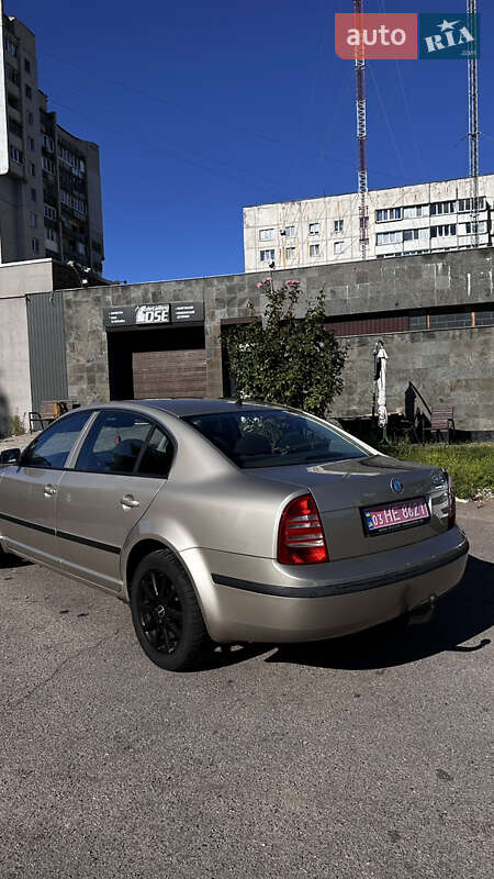 Лифтбек Skoda Superb 2003 в Черкассах
