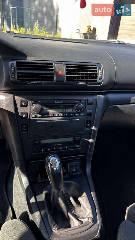 Лифтбек Skoda Superb 2003 в Черкассах