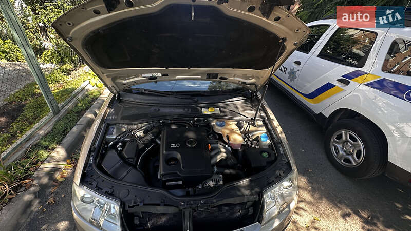 Лифтбек Skoda Superb 2003 в Черкассах