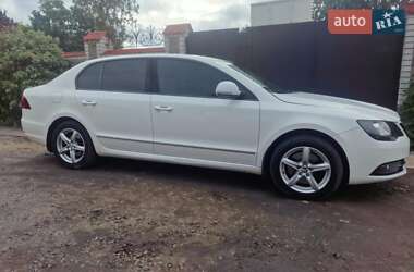Лифтбек Skoda Superb 2014 в 