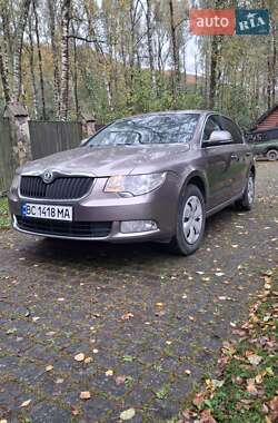 Лифтбек Skoda Superb 2012 в 