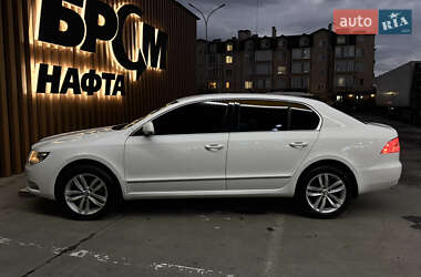 Лифтбек Skoda Superb 2011 в 