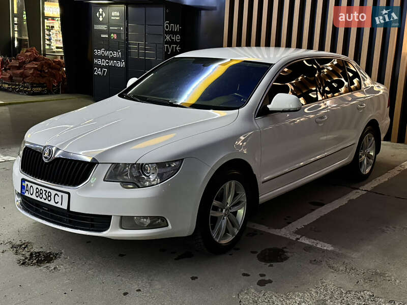 Ліфтбек Skoda Superb 2011 в Ужгороді