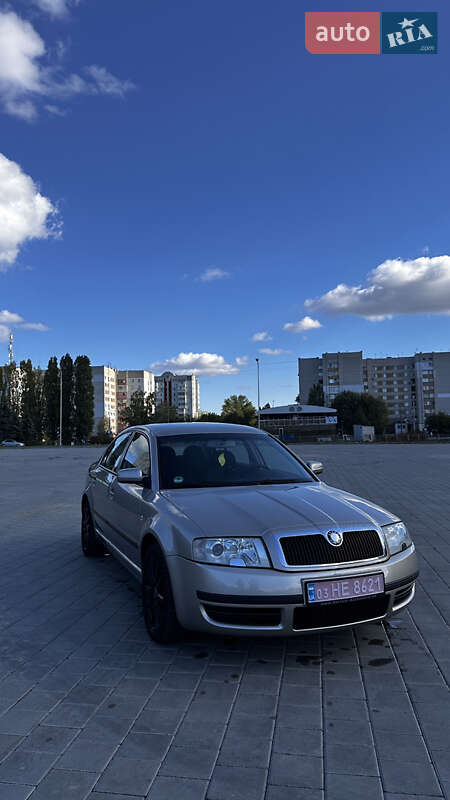Лифтбек Skoda Superb 2003 в Черкассах