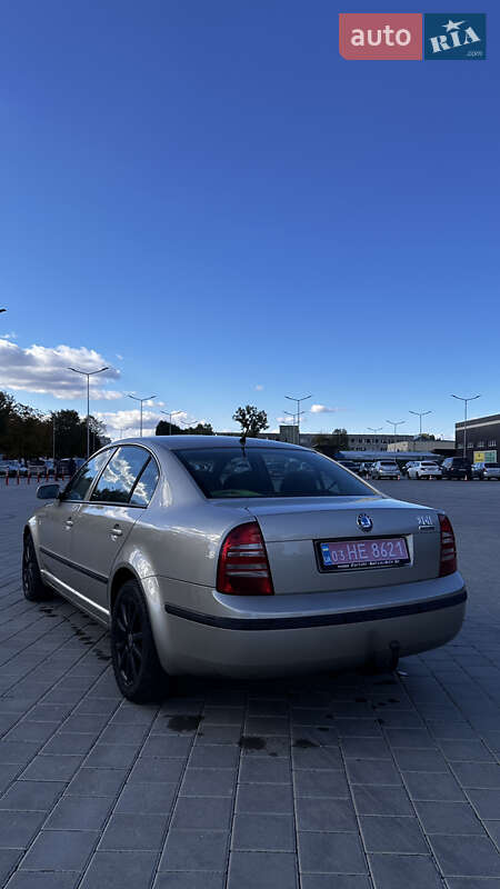 Лифтбек Skoda Superb 2003 в Черкассах
