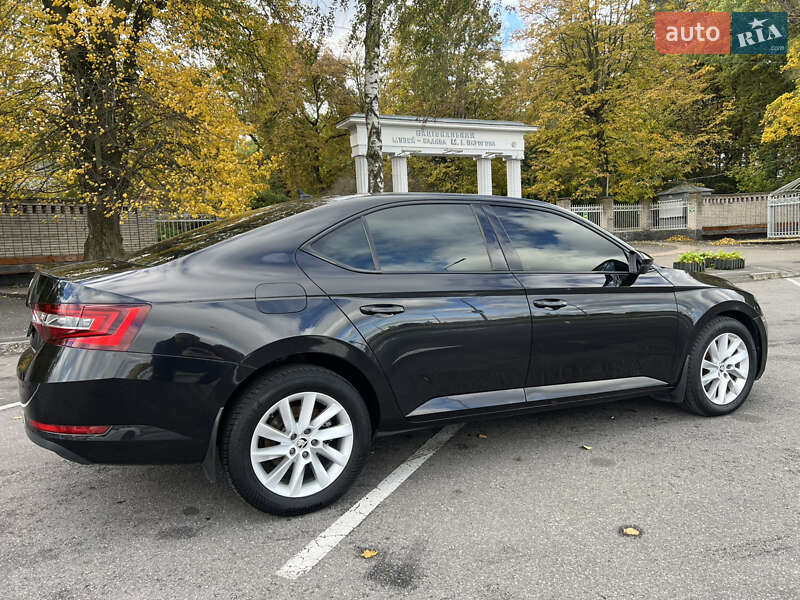 Лифтбек Skoda Superb 2016 в Виннице
