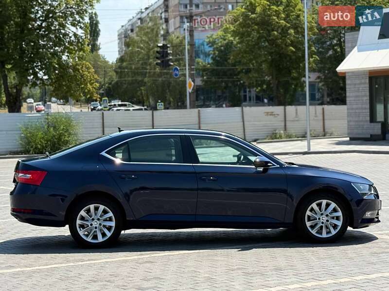 Лифтбек Skoda Superb 2015 в Кривом Роге