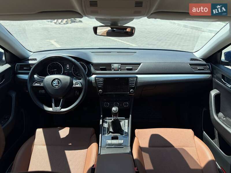Лифтбек Skoda Superb 2015 в Кривом Роге