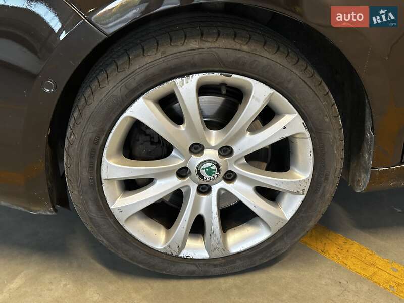 Лифтбек Skoda Superb 2012 в Киеве