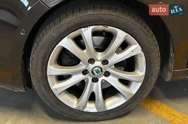 Ліфтбек Skoda Superb 2012 в 