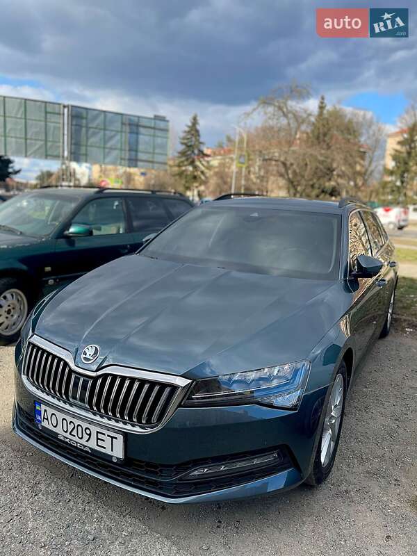 Универсал Skoda Superb 2019 в Ужгороде