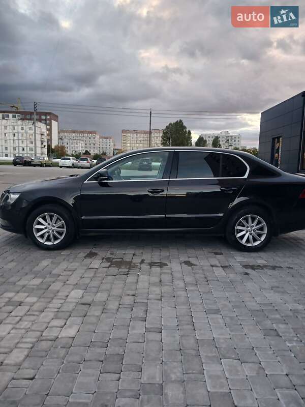 Лифтбек Skoda Superb 2014 в Нетешине