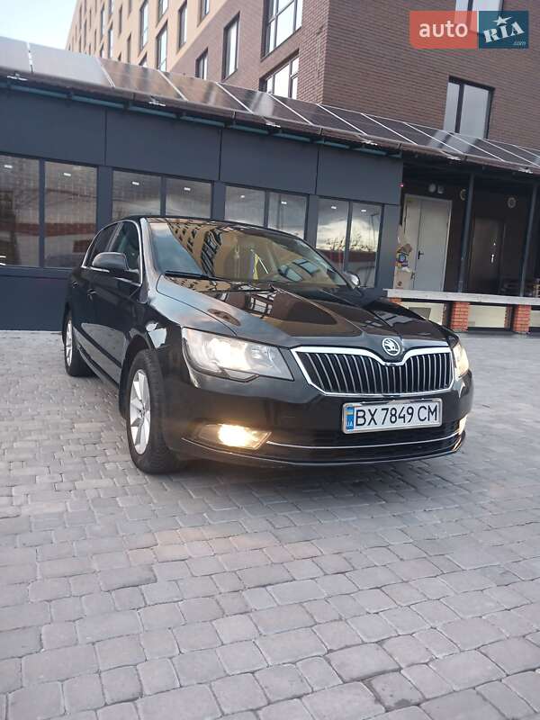Лифтбек Skoda Superb 2014 в Нетешине