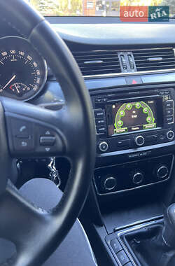 Універсал Skoda Superb 2012 в  фото 19 Універсал Skoda Superb 2012 в