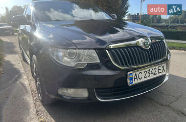 Лифтбек Skoda Superb 2013 в Ужгороде