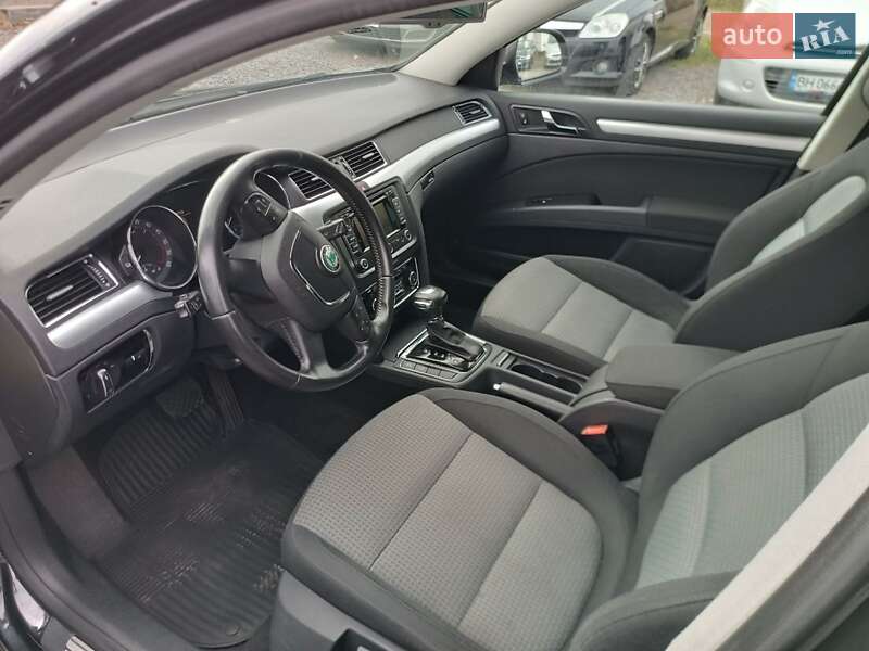Универсал Skoda Superb 2012 в Ровно фото 17 Универсал Skoda Superb 2012 в Ровно