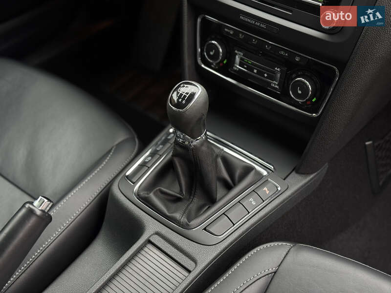 Універсал Skoda Superb 2015 в Мукачевому
