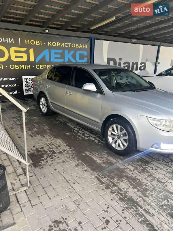 Лифтбек Skoda Superb 2011 в Тернополе