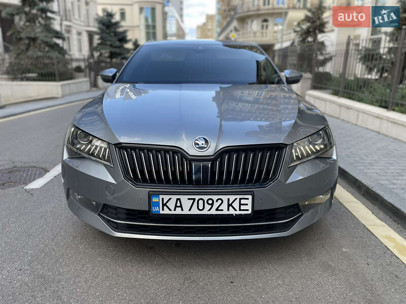 Лифтбек Skoda Superb 2015 в Киеве