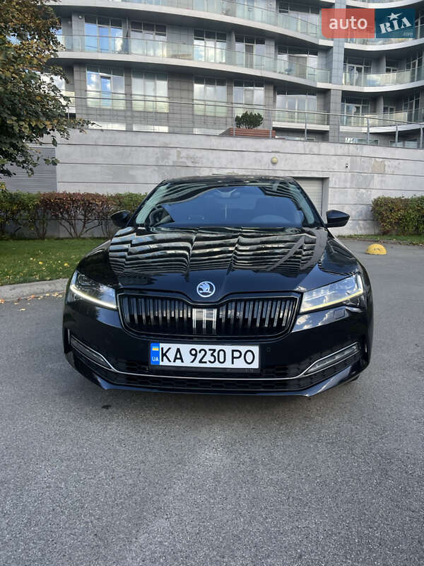 Лифтбек Skoda Superb 2019 в Киеве