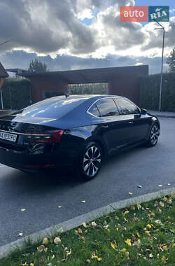 Лифтбек Skoda Superb 2019 в 