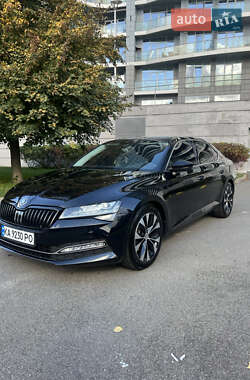 Лифтбек Skoda Superb 2019 в 