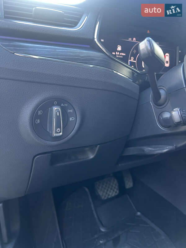 Лифтбек Skoda Superb 2019 в Киеве