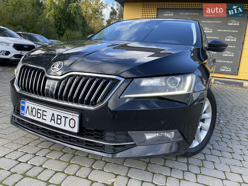 Лифтбек Skoda Superb 2017 в 