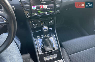 Лифтбек Skoda Superb 2017 в 