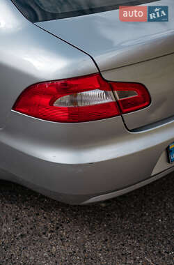 Лифтбек Skoda Superb 2012 в 