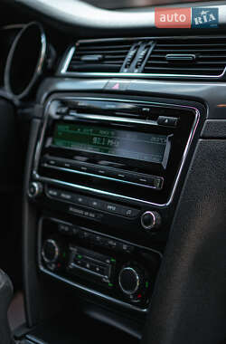 Лифтбек Skoda Superb 2012 в 