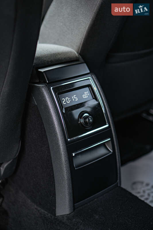 Лифтбек Skoda Superb 2012 в Бурштыне