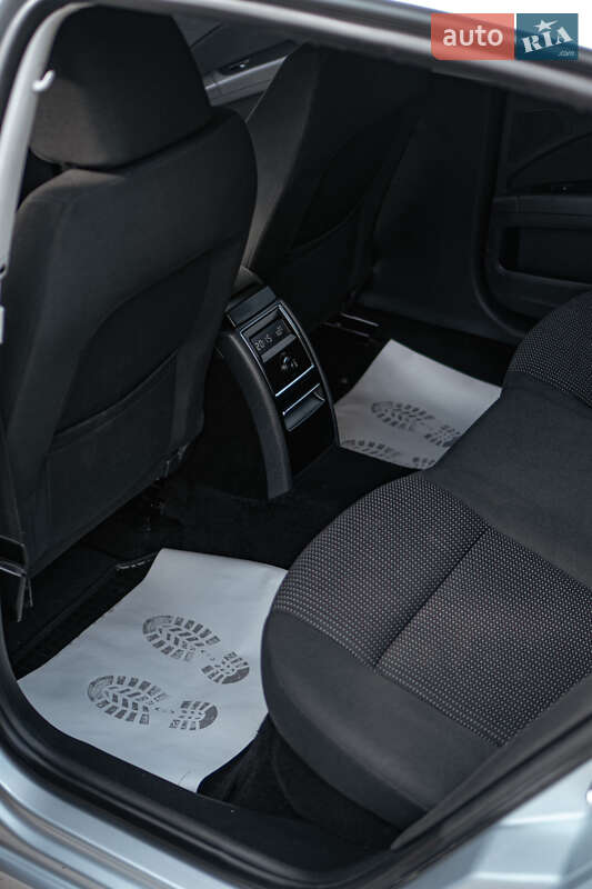 Лифтбек Skoda Superb 2012 в Бурштыне