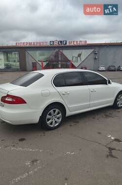 Лифтбек Skoda Superb 2011 в 