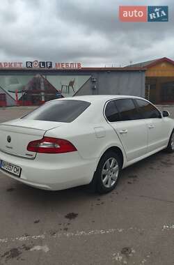 Лифтбек Skoda Superb 2011 в 