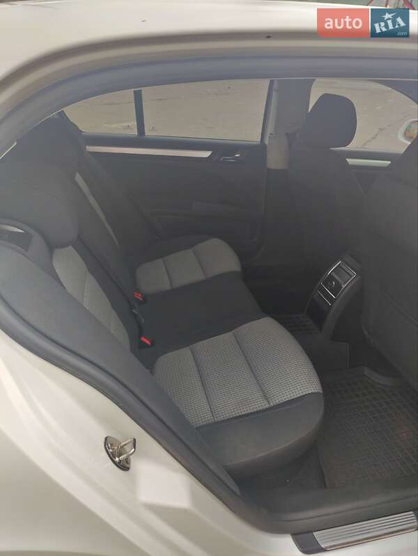 Лифтбек Skoda Superb 2011 в Житомире фото 16 Лифтбек Skoda Superb 2011 в Житомире