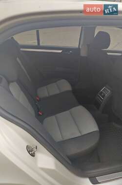 Лифтбек Skoda Superb 2011 в 