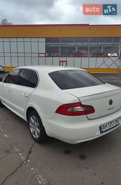 Лифтбек Skoda Superb 2011 в 