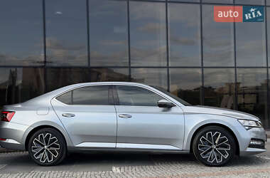Лифтбек Skoda Superb 2022 в 