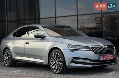 Лифтбек Skoda Superb 2022 в 