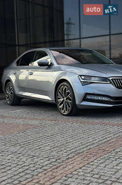 Лифтбек Skoda Superb 2022 в 