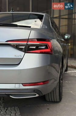 Лифтбек Skoda Superb 2022 в 