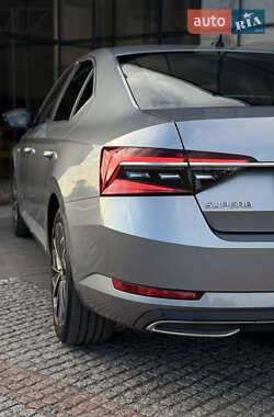 Лифтбек Skoda Superb 2022 в 