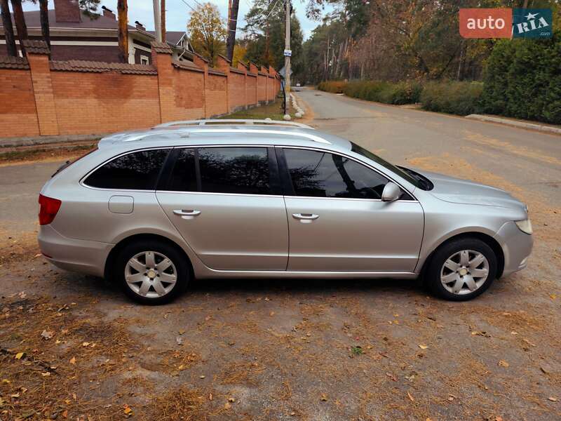 Универсал Skoda Superb 2010 в Буче