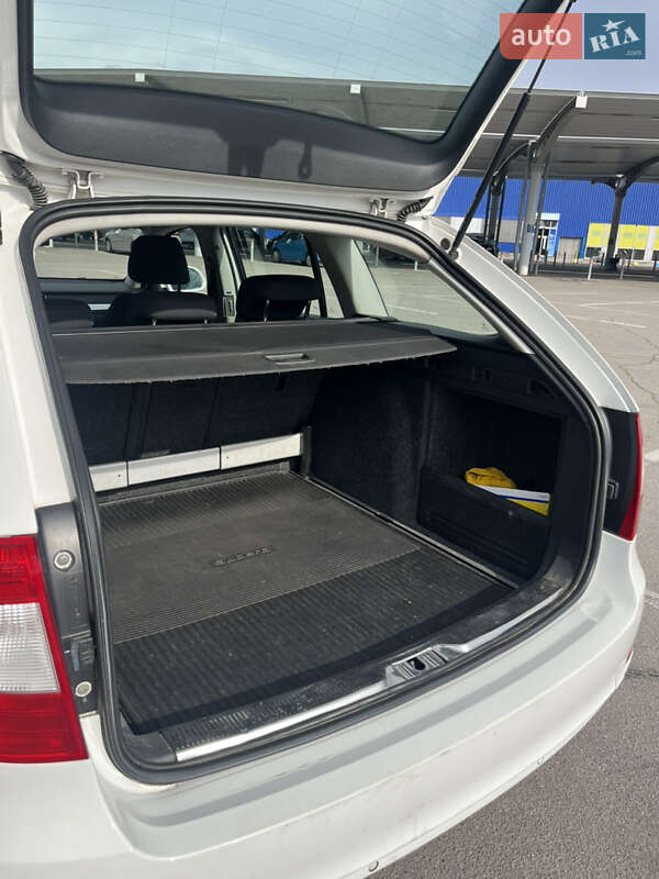 Универсал Skoda Superb 2012 в Запорожье фото 28 Универсал Skoda Superb 2012 в Запорожье