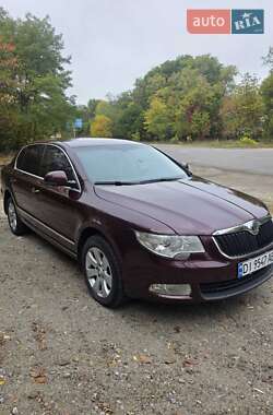 Лифтбек Skoda Superb 2010 в Кропивницком