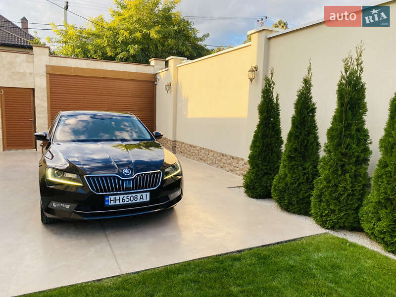 Лифтбек Skoda Superb 2017 в Одессе